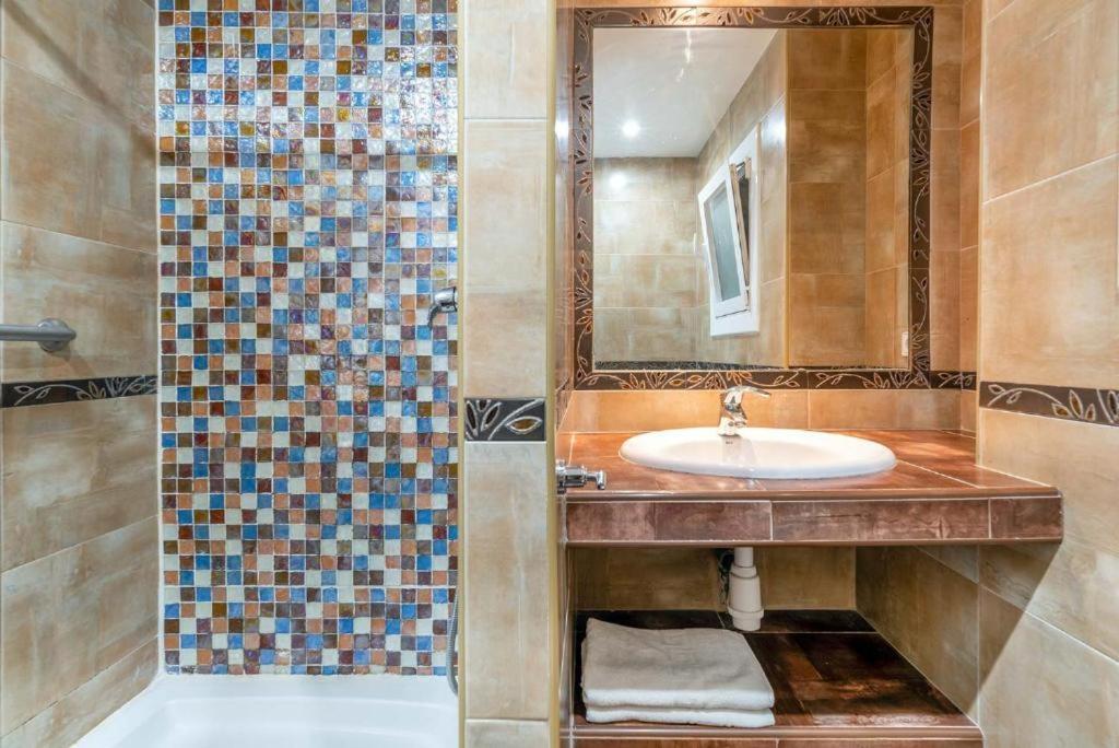 Apartamentos Denis 카스테데펠스 외부 사진