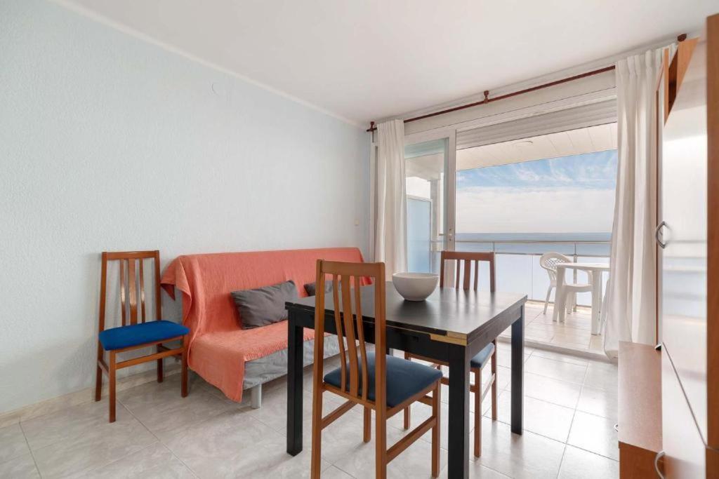 Apartamentos Denis 카스테데펠스 외부 사진